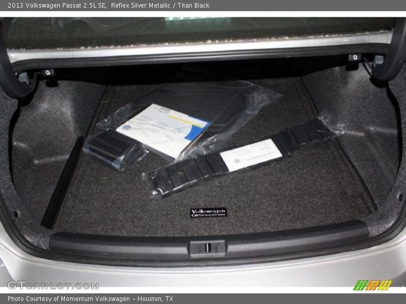 Reflex Silver Metallic / Titan Black 2013 Volkswagen Passat 2.5L SE