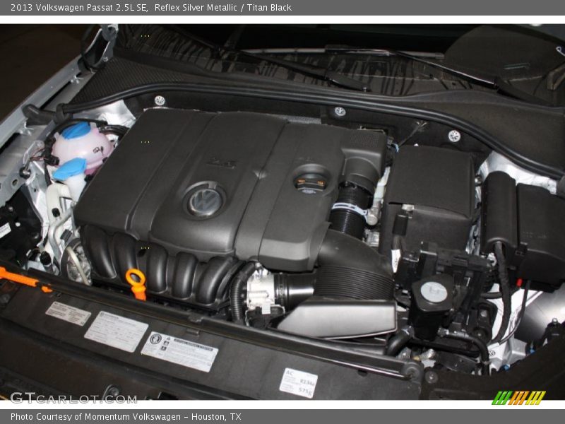 Reflex Silver Metallic / Titan Black 2013 Volkswagen Passat 2.5L SE