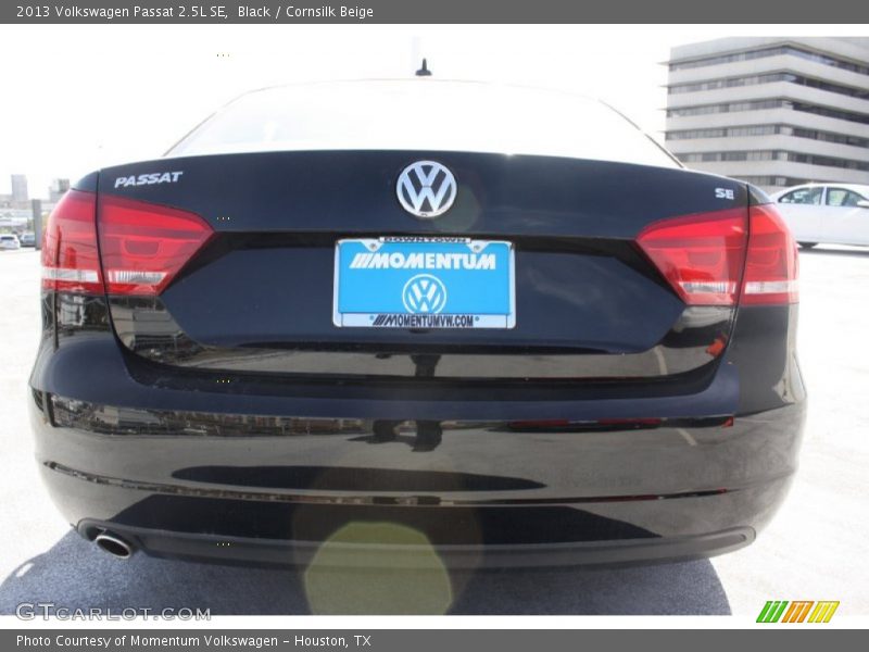 Black / Cornsilk Beige 2013 Volkswagen Passat 2.5L SE
