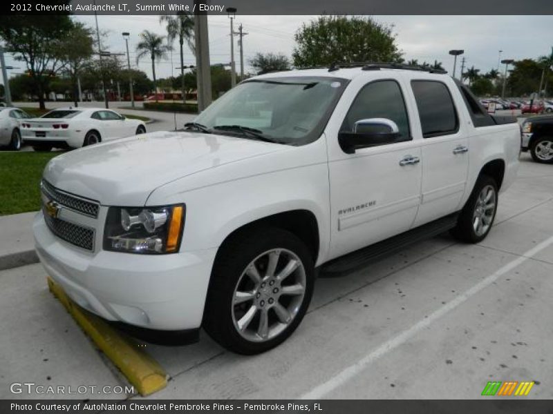 Front 3/4 View of 2012 Avalanche LT