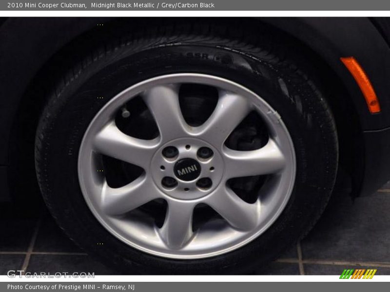 Midnight Black Metallic / Grey/Carbon Black 2010 Mini Cooper Clubman