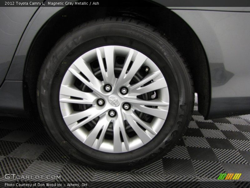 Magnetic Gray Metallic / Ash 2012 Toyota Camry L