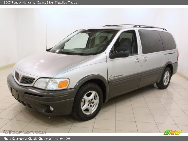 Front 3/4 View of 2003 Montana 