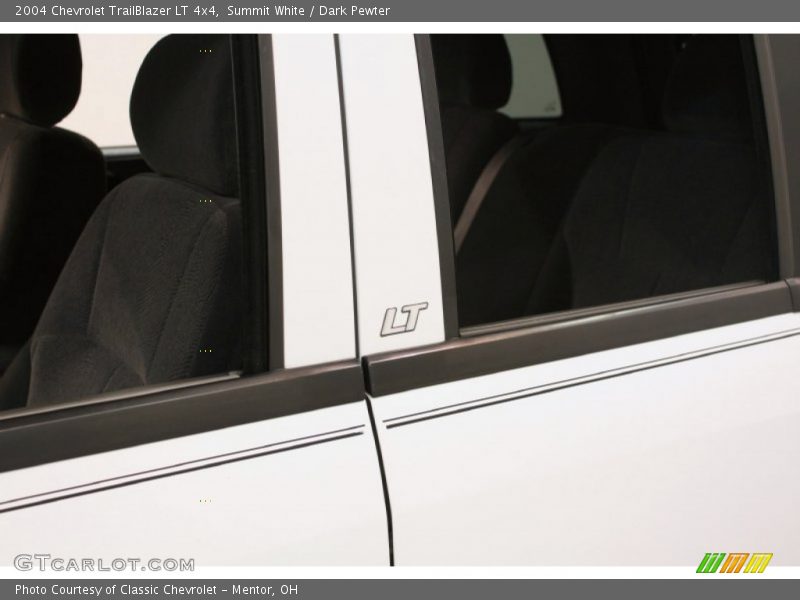 Summit White / Dark Pewter 2004 Chevrolet TrailBlazer LT 4x4