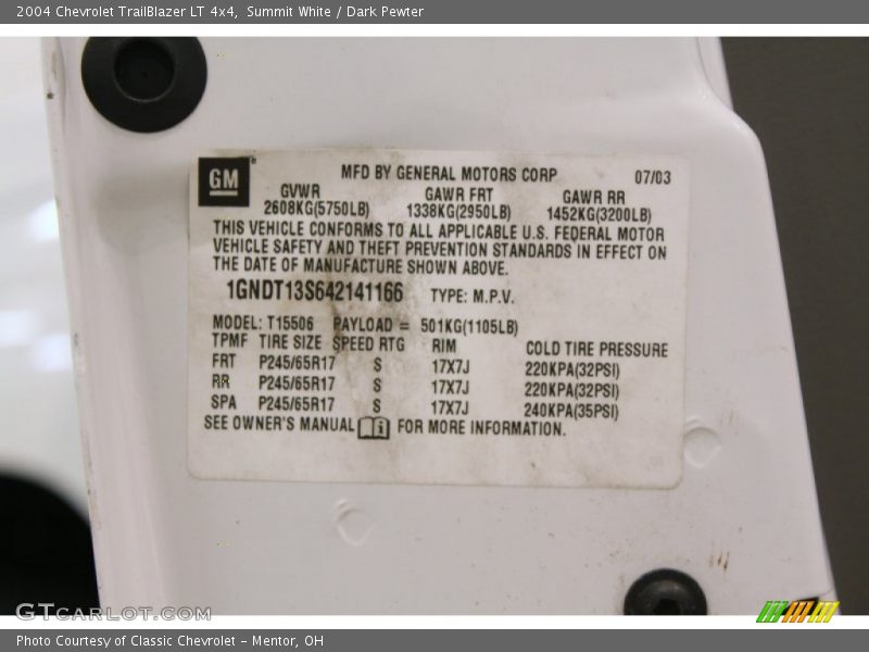Summit White / Dark Pewter 2004 Chevrolet TrailBlazer LT 4x4