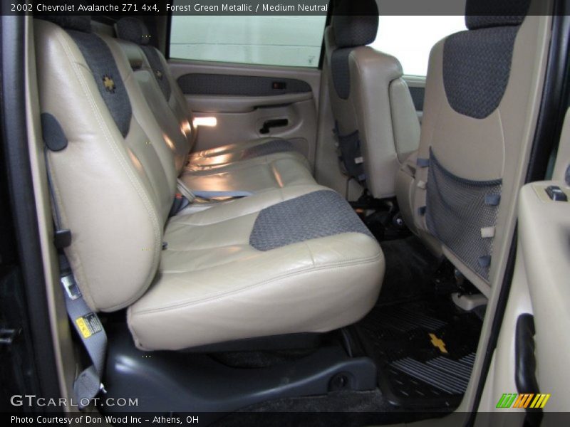 Forest Green Metallic / Medium Neutral 2002 Chevrolet Avalanche Z71 4x4