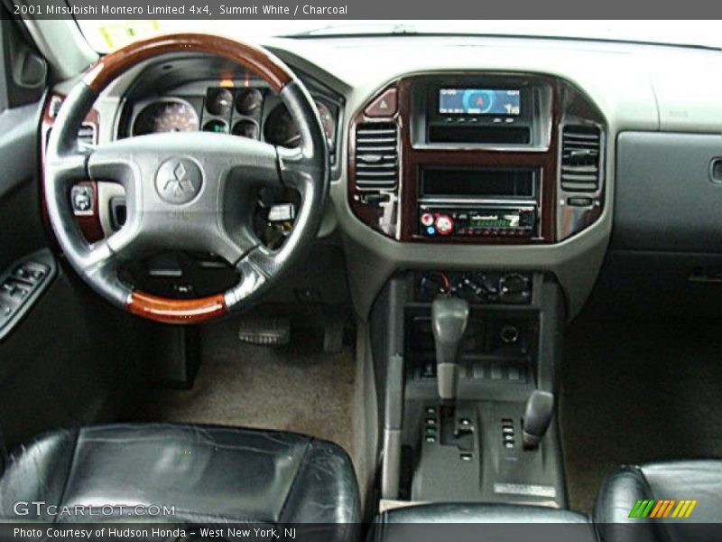 Summit White / Charcoal 2001 Mitsubishi Montero Limited 4x4