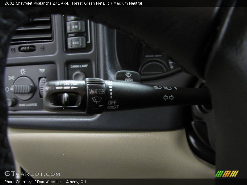 Forest Green Metallic / Medium Neutral 2002 Chevrolet Avalanche Z71 4x4