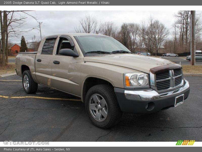 Front 3/4 View of 2005 Dakota SLT Quad Cab