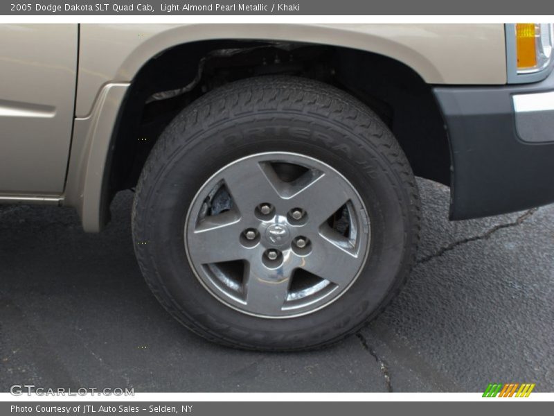 Light Almond Pearl Metallic / Khaki 2005 Dodge Dakota SLT Quad Cab