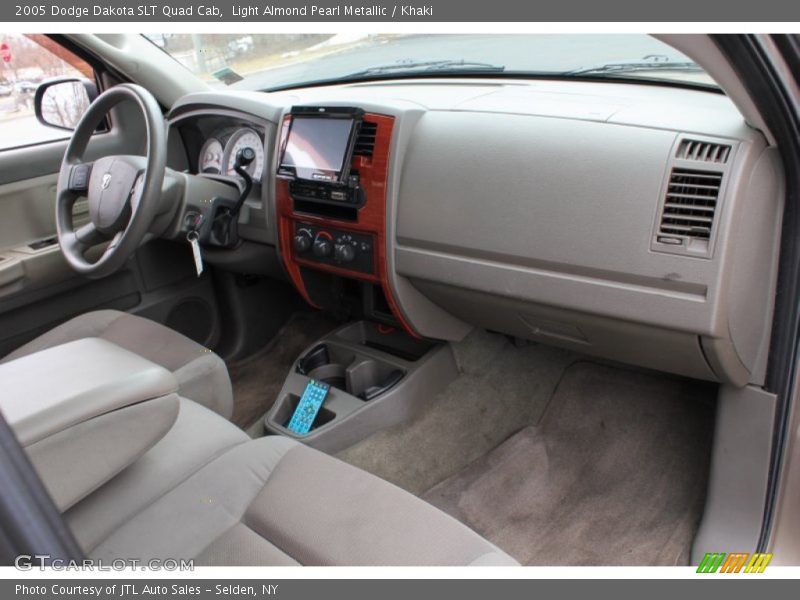 Light Almond Pearl Metallic / Khaki 2005 Dodge Dakota SLT Quad Cab