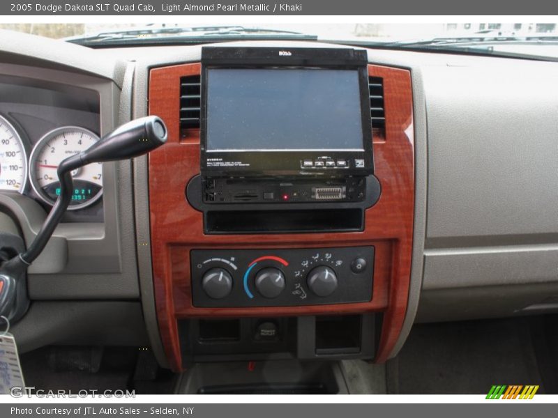 Light Almond Pearl Metallic / Khaki 2005 Dodge Dakota SLT Quad Cab