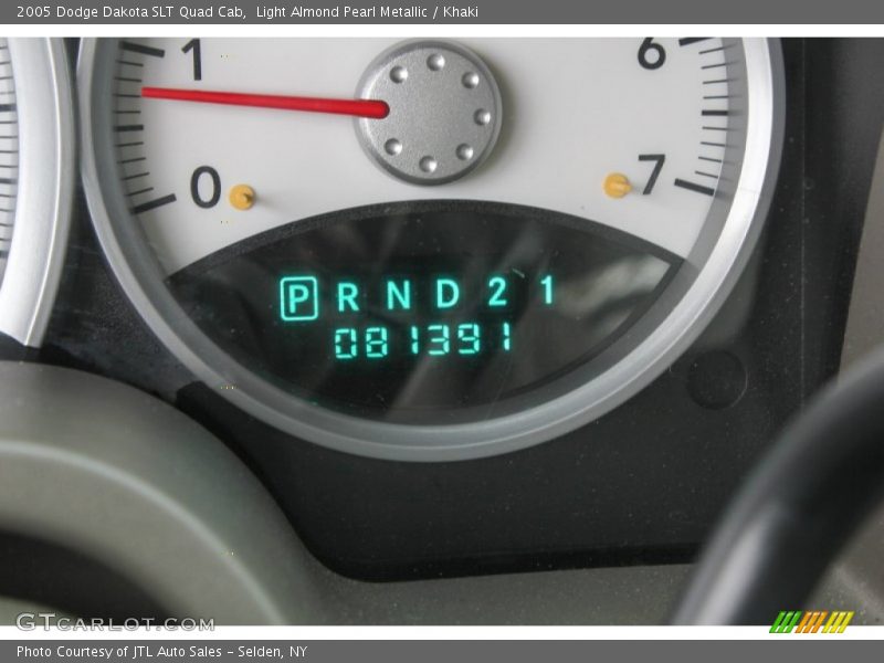 Light Almond Pearl Metallic / Khaki 2005 Dodge Dakota SLT Quad Cab