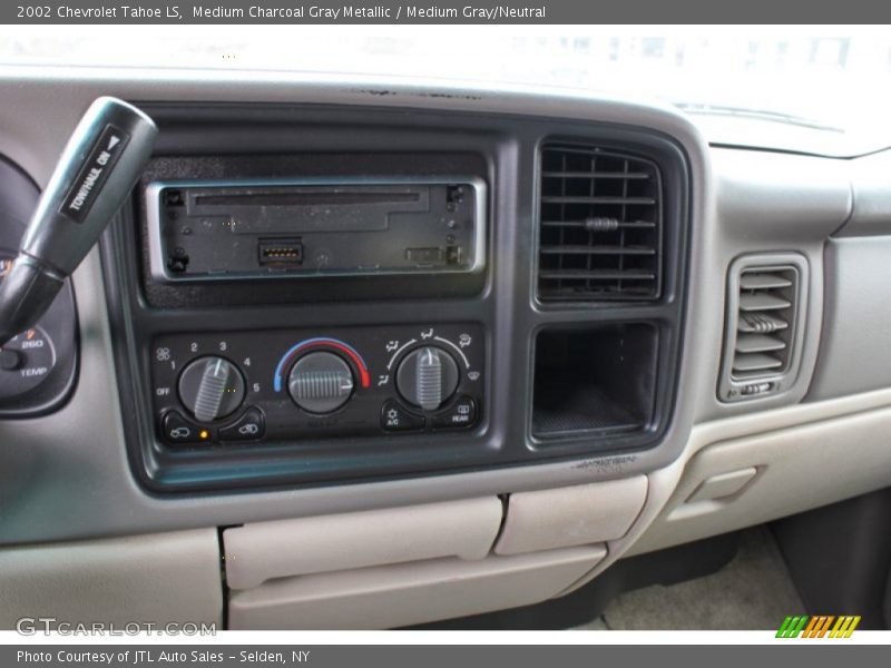 Medium Charcoal Gray Metallic / Medium Gray/Neutral 2002 Chevrolet Tahoe LS