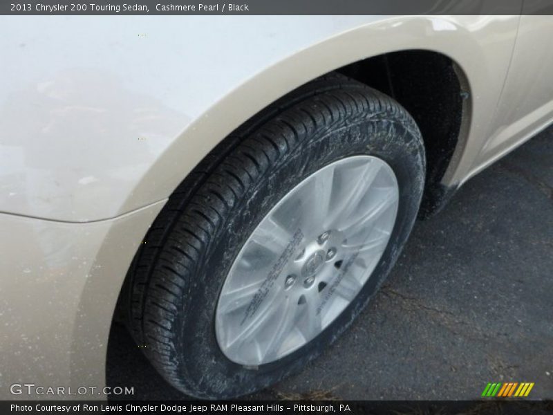 Cashmere Pearl / Black 2013 Chrysler 200 Touring Sedan