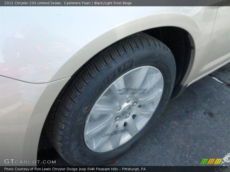 Cashmere Pearl / Black/Light Frost Beige 2013 Chrysler 200 Limited Sedan