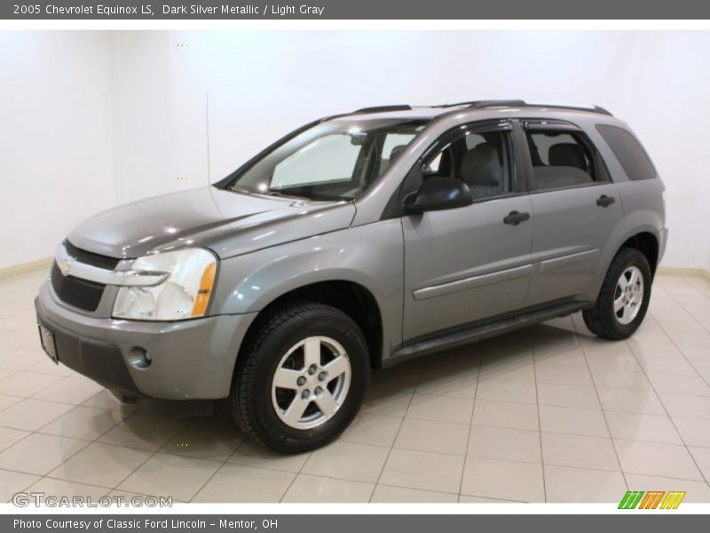 Front 3/4 View of 2005 Equinox LS