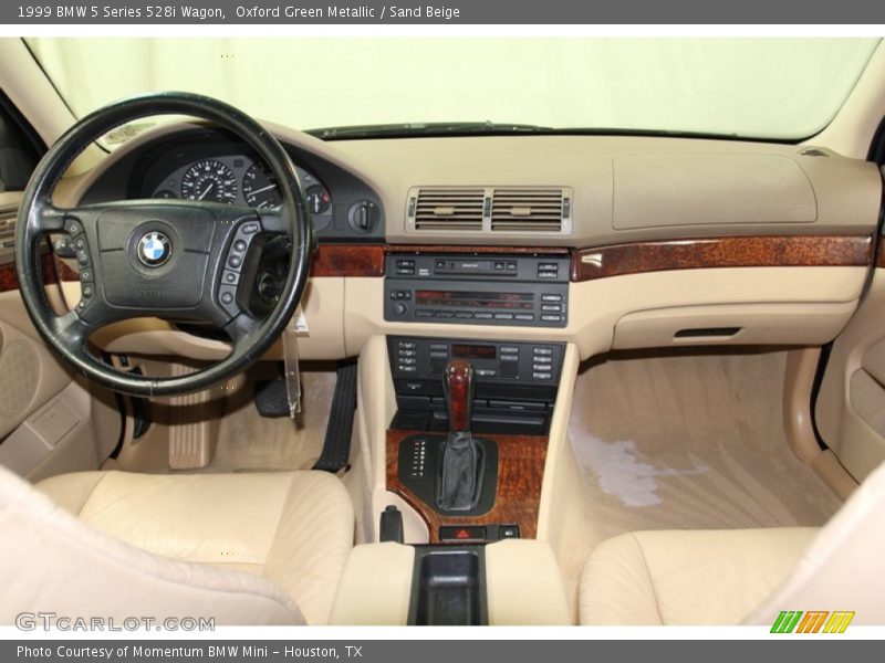 Dashboard of 1999 5 Series 528i Wagon