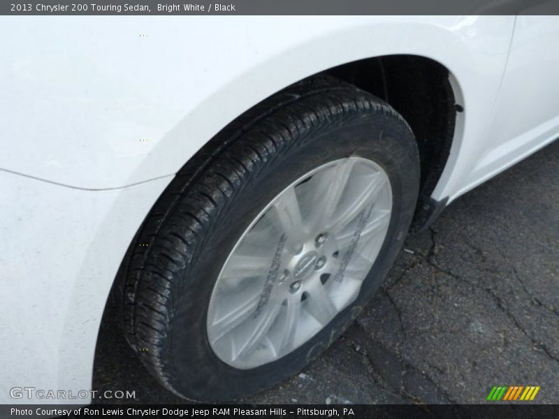 Bright White / Black 2013 Chrysler 200 Touring Sedan