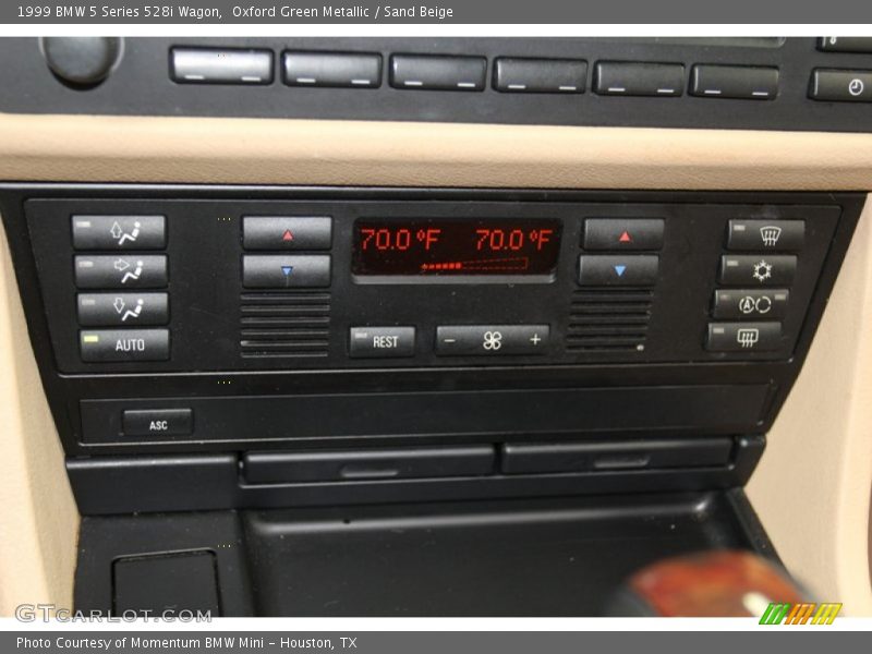 Controls of 1999 5 Series 528i Wagon
