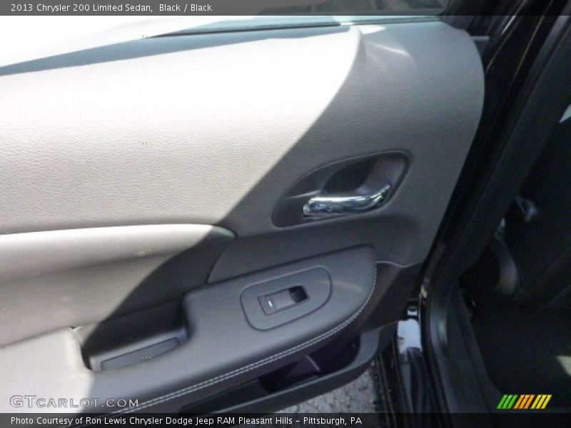 Black / Black 2013 Chrysler 200 Limited Sedan