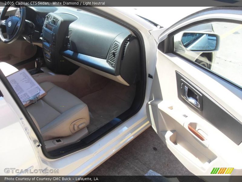White Diamond / Light Neutral 2005 Cadillac CTS Sedan