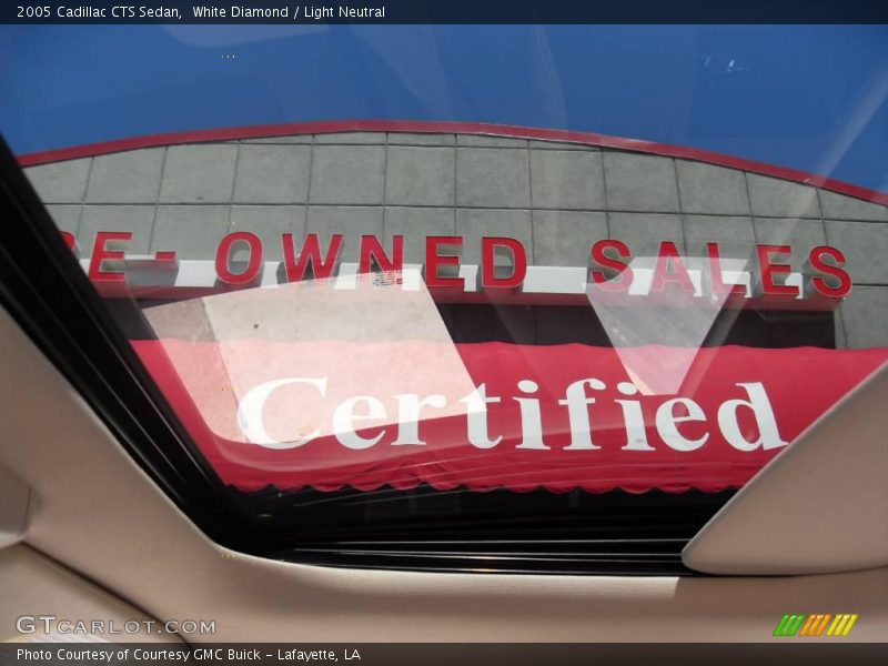 White Diamond / Light Neutral 2005 Cadillac CTS Sedan