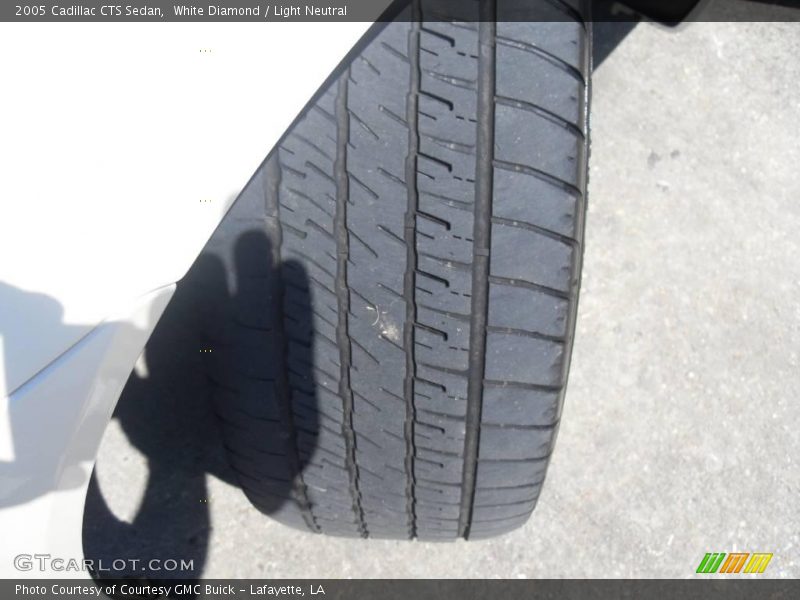 White Diamond / Light Neutral 2005 Cadillac CTS Sedan