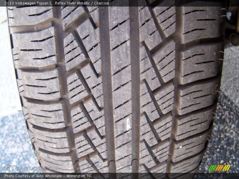 Reflex Silver Metallic / Charcoal 2010 Volkswagen Tiguan S