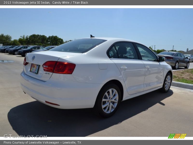 Candy White / Titan Black 2013 Volkswagen Jetta SE Sedan