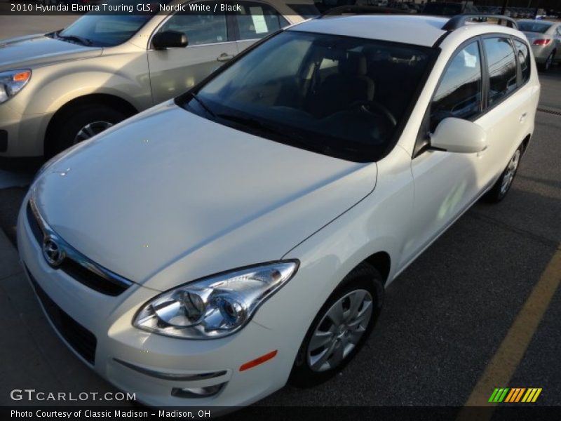 Nordic White / Black 2010 Hyundai Elantra Touring GLS