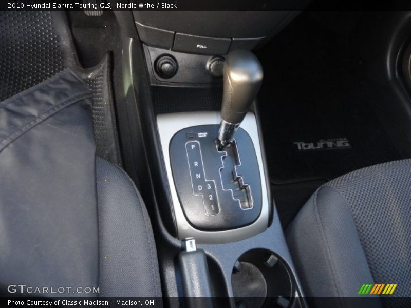 Nordic White / Black 2010 Hyundai Elantra Touring GLS