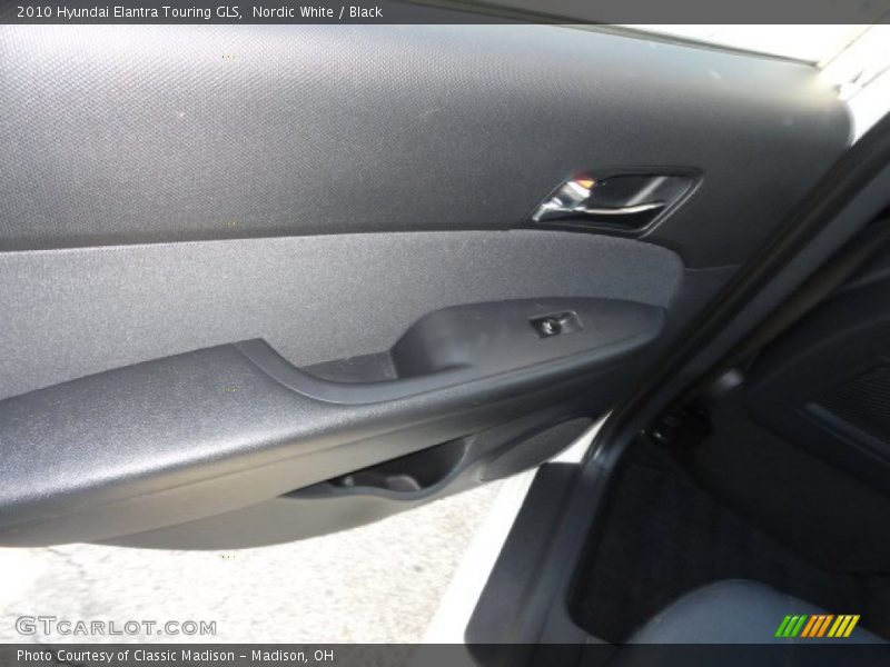 Nordic White / Black 2010 Hyundai Elantra Touring GLS