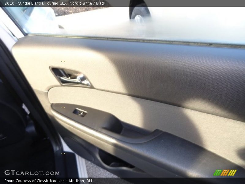Nordic White / Black 2010 Hyundai Elantra Touring GLS