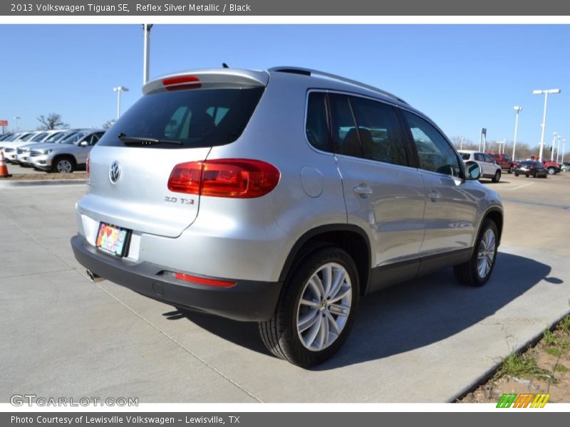 Reflex Silver Metallic / Black 2013 Volkswagen Tiguan SE