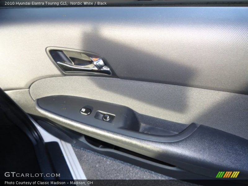Nordic White / Black 2010 Hyundai Elantra Touring GLS