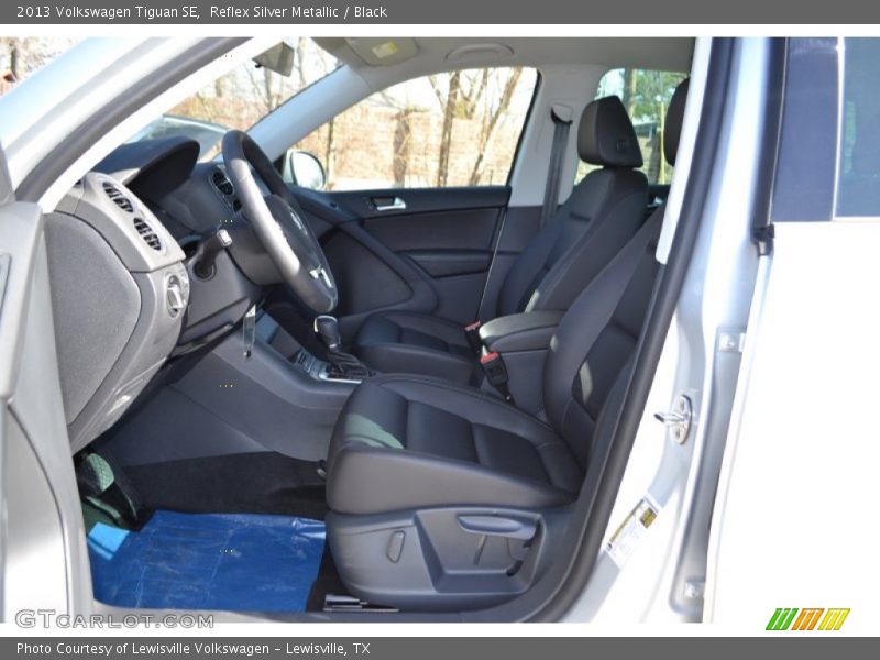 Reflex Silver Metallic / Black 2013 Volkswagen Tiguan SE