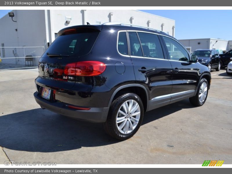 Deep Black Metallic / Black 2013 Volkswagen Tiguan SE