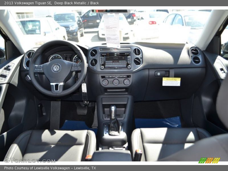 Deep Black Metallic / Black 2013 Volkswagen Tiguan SE