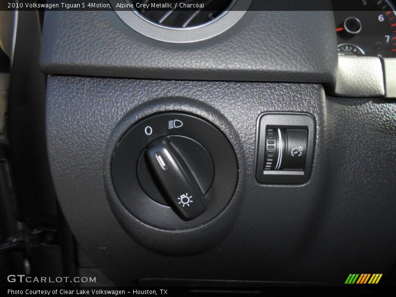 Alpine Grey Metallic / Charcoal 2010 Volkswagen Tiguan S 4Motion