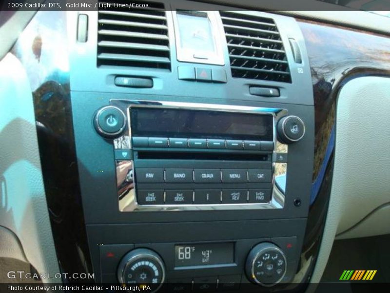 Gold Mist / Light Linen/Cocoa 2009 Cadillac DTS