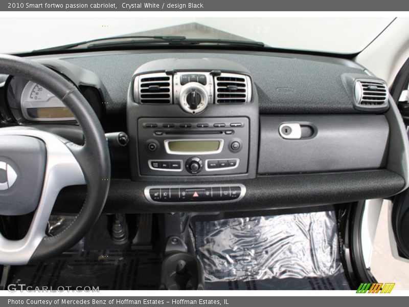 Dashboard of 2010 fortwo passion cabriolet