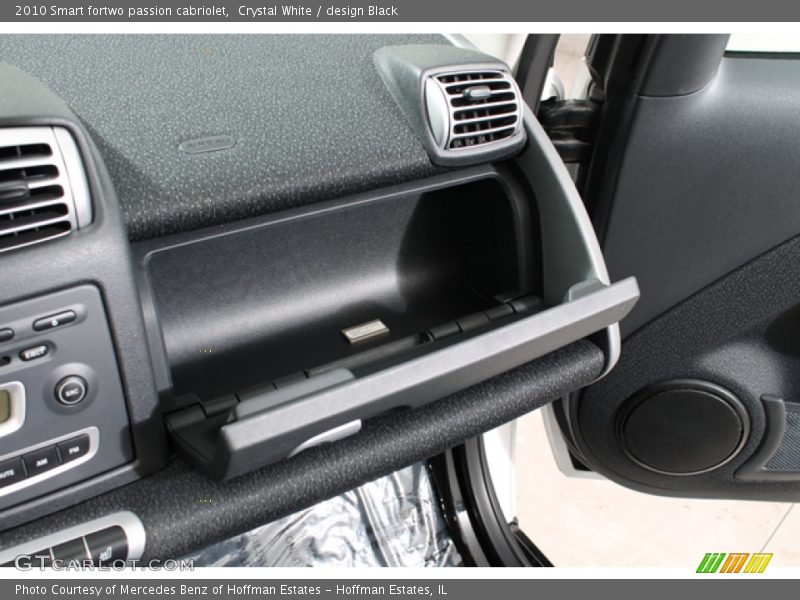 Crystal White / design Black 2010 Smart fortwo passion cabriolet