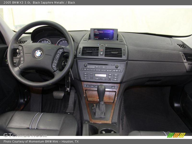 Dashboard of 2005 X3 3.0i