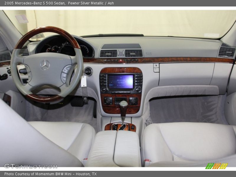 Dashboard of 2005 S 500 Sedan