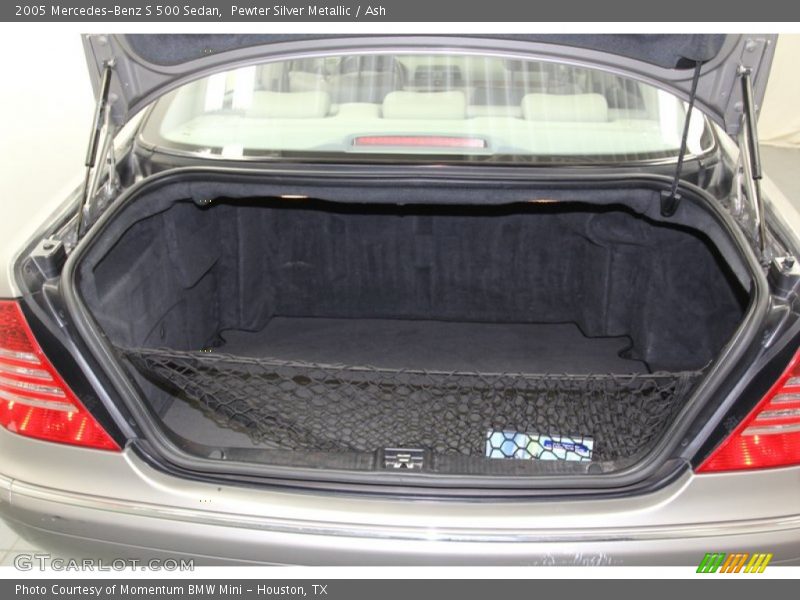  2005 S 500 Sedan Trunk