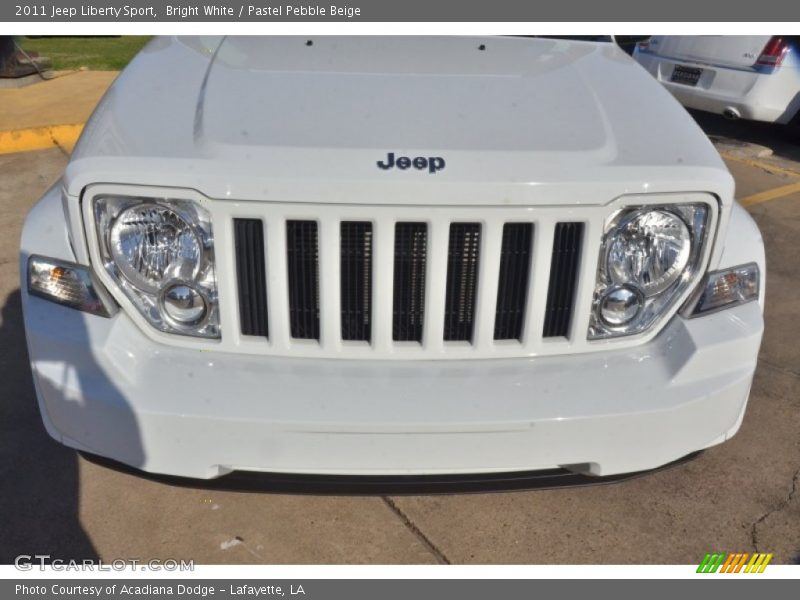 Bright White / Pastel Pebble Beige 2011 Jeep Liberty Sport