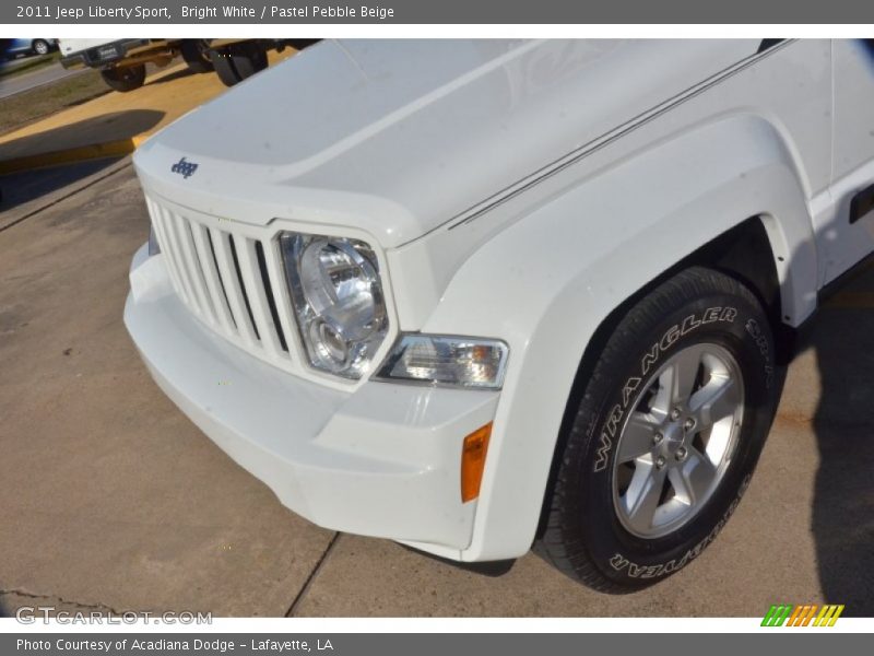 Bright White / Pastel Pebble Beige 2011 Jeep Liberty Sport