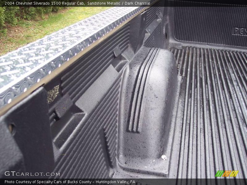 Sandstone Metallic / Dark Charcoal 2004 Chevrolet Silverado 1500 Regular Cab