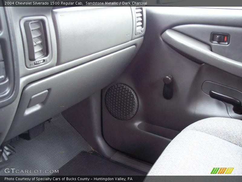 Sandstone Metallic / Dark Charcoal 2004 Chevrolet Silverado 1500 Regular Cab